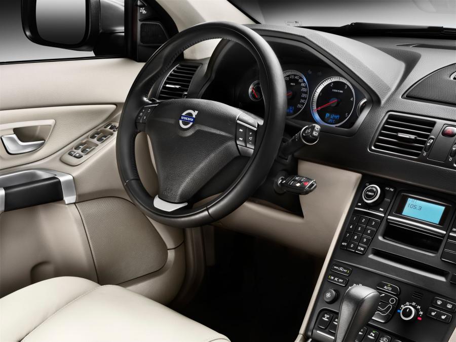  Volvo XC90 D5 2011 года  (фото 2 из 4)